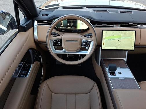 2026 Land Rover Range Rover P400 SE 7 Seat