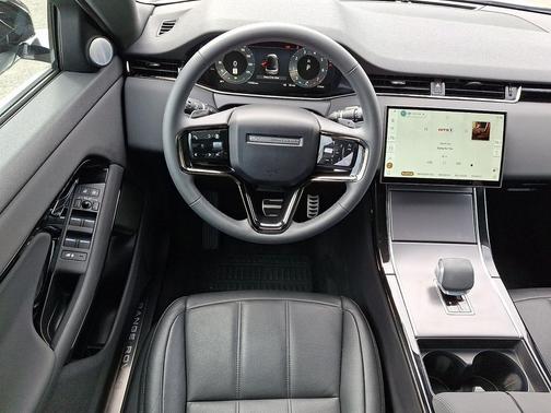 Santorini Black Metallic 2025 Land Rover Range Rover Evoque Dynamic SE