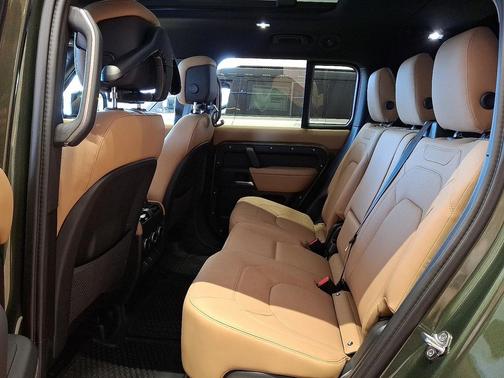 2026 Land Rover Defender P400 X-Dynamic SE