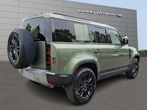 2025 Land Rover Defender 110 P300