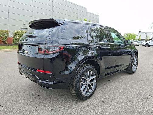 Santorini Black Metallic 2026 Land Rover Discovery Sport Landmark