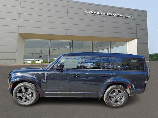 2023 Land Rover Defender 130 X-Dynamic SE