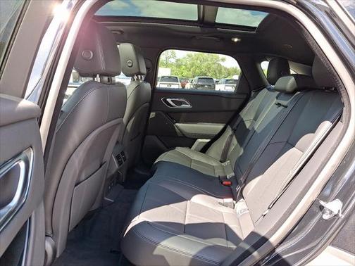 2026 Land Rover Range Rover Velar P250 SE R-Dynamic