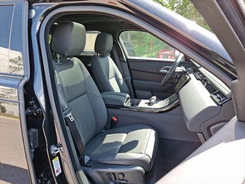2026 Land Rover Range Rover Velar P250 SE R-Dynamic