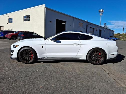 2022 Ford Shelby GT500 Base