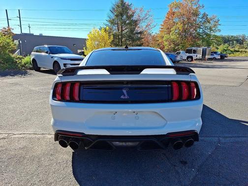 2022 Ford Shelby GT500 Base