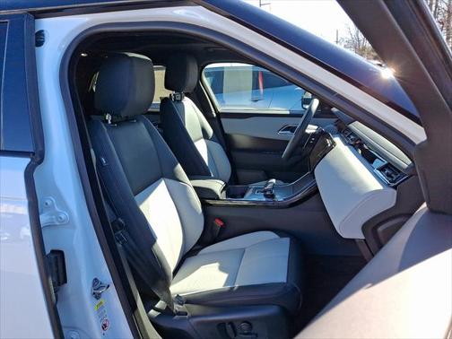 2026 Land Rover Range Rover Velar P250 SE R-Dynamic