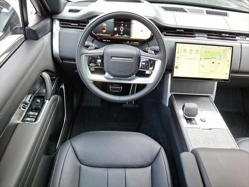 2025 Land Rover Range Rover P550e SE