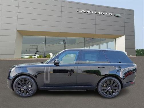 2025 Land Rover Range Rover P550e SE