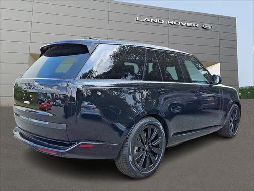 2025 Land Rover Range Rover P550e SE