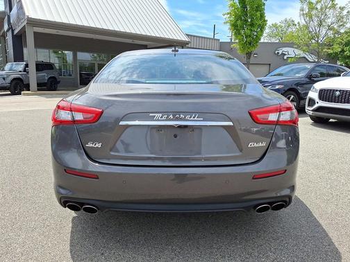 Champagne Metallescent - CHM 2018 Maserati Ghibli S Q4