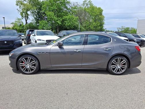 Champagne Metallescent - CHM 2018 Maserati Ghibli S Q4
