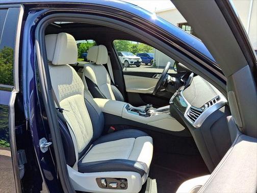 2023 BMW X6 M50i