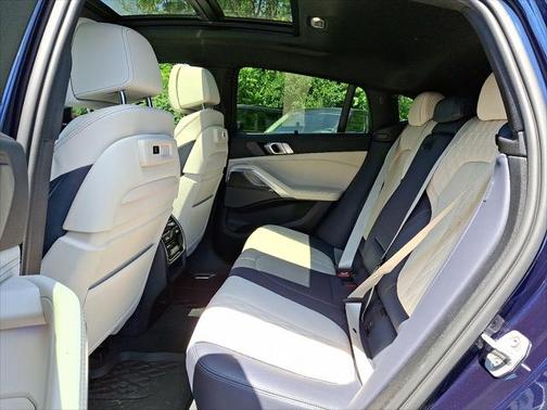 2023 BMW X6 M50i