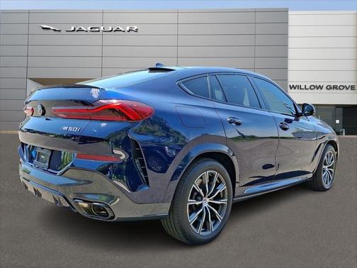 2023 BMW X6 M50i