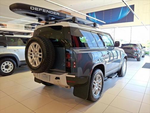 2025 Land Rover Defender 90 P300 S