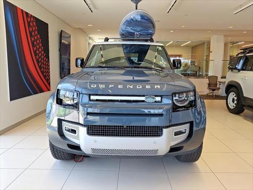 2025 Land Rover Defender 90 P300 S