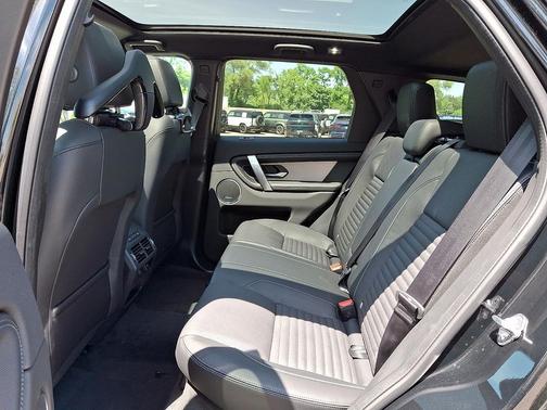 Santorini Black Metallic 2026 Land Rover Discovery Sport Landmark