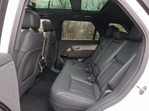 2025 Land Rover Range Rover Sport SE