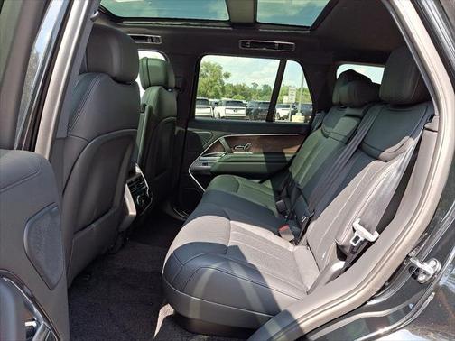 2025 Land Rover Range Rover P400 SE