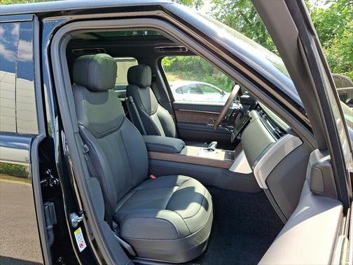2025 Land Rover Range Rover P400 SE