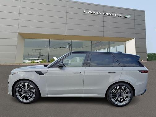 2026 Land Rover Range Rover Sport SE