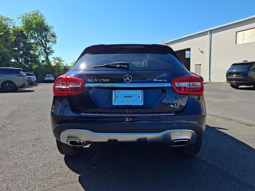 Lunar Blue Metallic 2018 Mercedes-Benz GLA 250 4MATIC