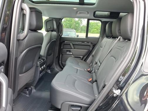 2025 Land Rover Defender 110 P400 S