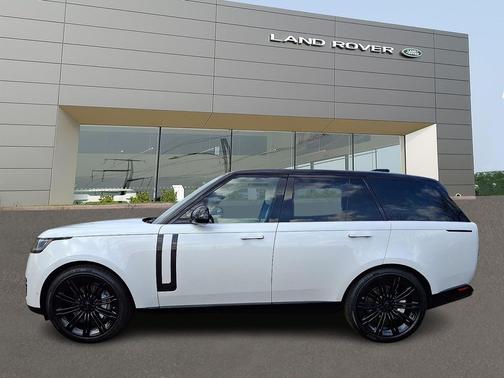 Ostuni Pearl Wht Prem Met 2026 Land Rover Range Rover P400 SE