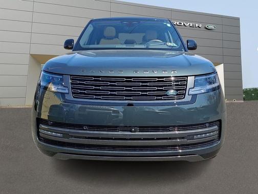 British Racing Green SV Bespoke Ultra Met Gloss - 1DQ 2026 Land Rover Range Rover P550e SE