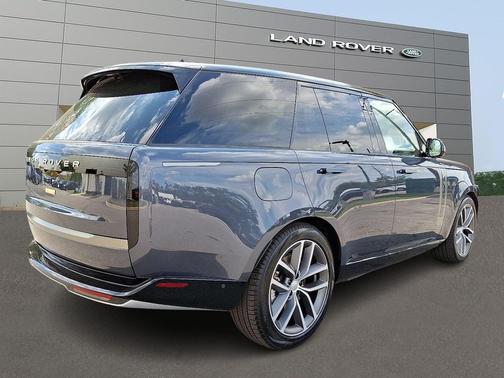 2025 Land Rover Range Rover P550e SE