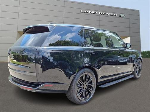 2025 Land Rover Range Rover P400 SE 7 Seat