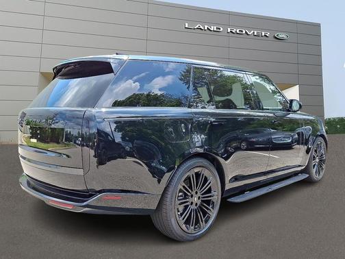 2025 Land Rover Range Rover P400 SE 7 Seat