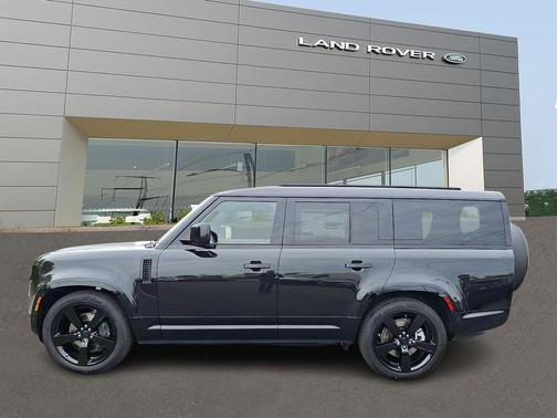 Santorini Black Metallic 2026 Land Rover Defender P400 X-Dynamic SE
