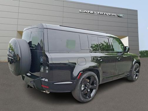 Santorini Black Metallic 2026 Land Rover Defender P400 X-Dynamic SE