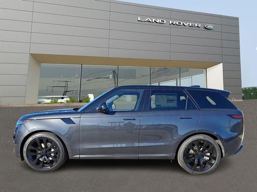 2026 Land Rover Range Rover Sport SE