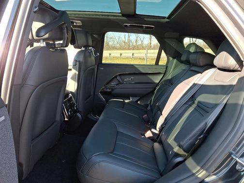 2026 Land Rover Range Rover Sport SE