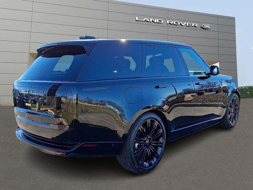 2025 Land Rover Range Rover P400 SE