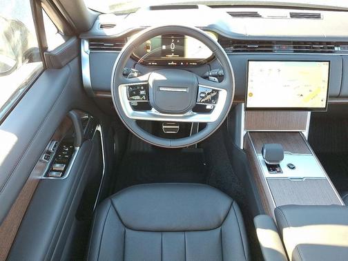 2025 Land Rover Range Rover P400 SE