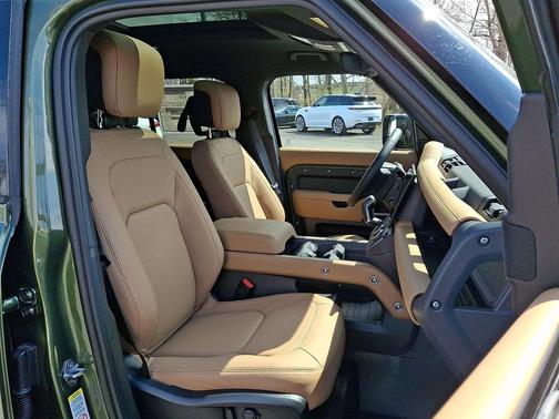 2026 Land Rover Defender P400 X-Dynamic SE