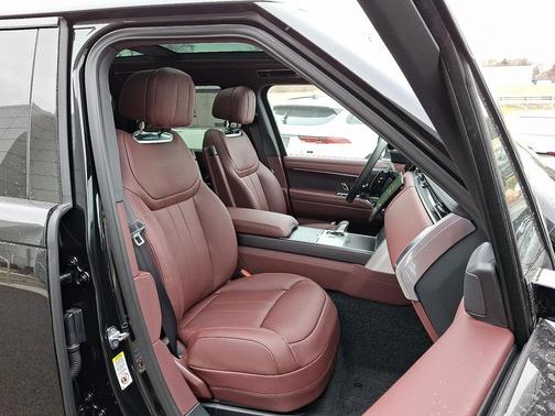 2026 Land Rover Range Rover P530 SE