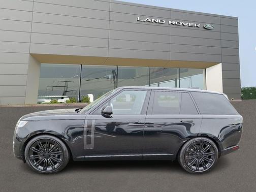 2026 Land Rover Range Rover P530 SE