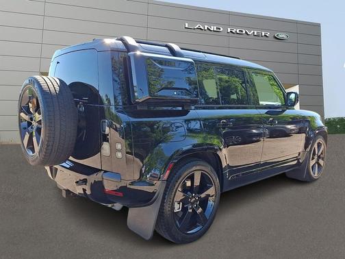 Santorini Black Metallic 2026 Land Rover Defender P400 X-Dynamic SE