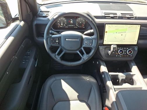 Santorini Black Metallic 2026 Land Rover Defender P400 X-Dynamic SE