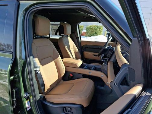 2026 Land Rover Defender P400 X-Dynamic SE