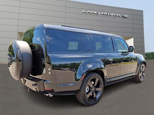 Santorini Black Metallic 2026 Land Rover Defender P400 X-Dynamic SE