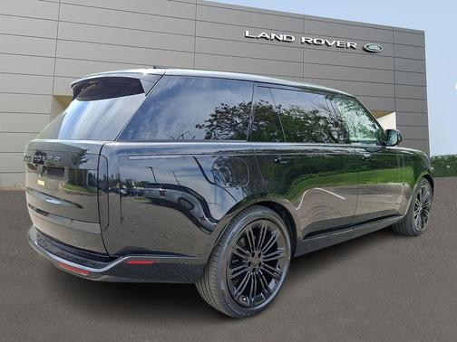 Santorini Black Metallic - 1AG 2026 Land Rover Range Rover P400 SE 7 Seat