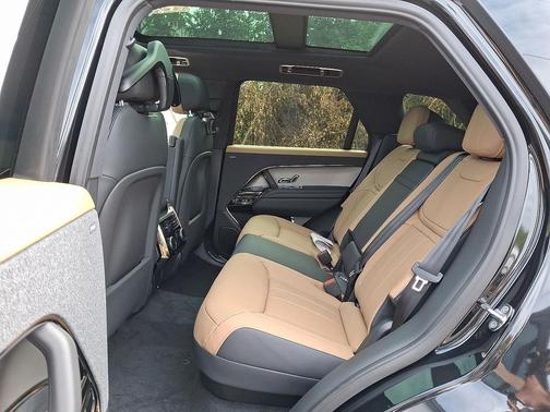 2025 Land Rover Range Rover Sport SE