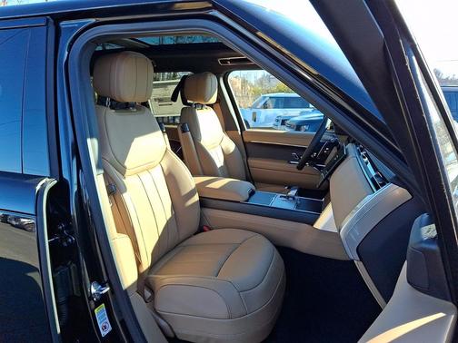 2026 Land Rover Range Rover P400 SE
