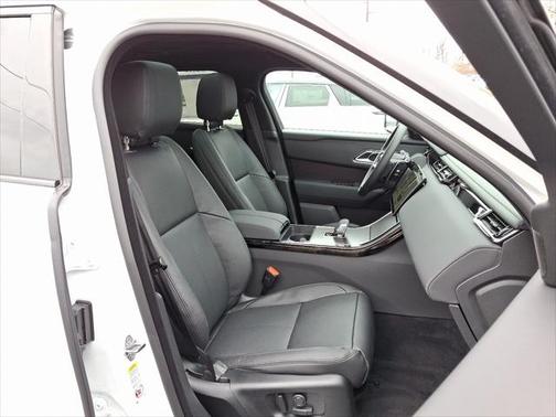 2026 Land Rover Range Rover Velar P250 SE R-Dynamic